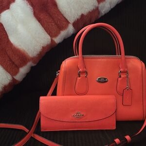 COACH NEON CORAL SET